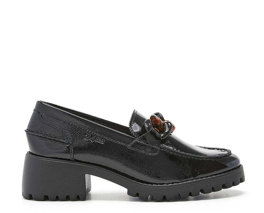 Woman 24hrs | Heel Moccasin Finish Patent Leather Chain Trim.